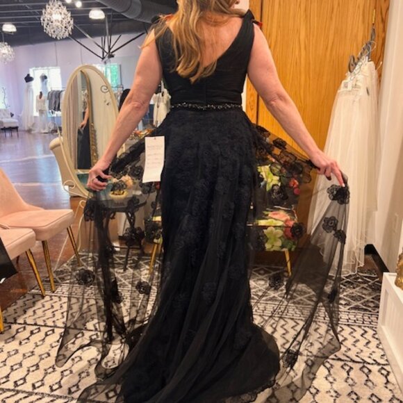 NEW Montage by Mon Cheri Gown - Picture 3 of 9